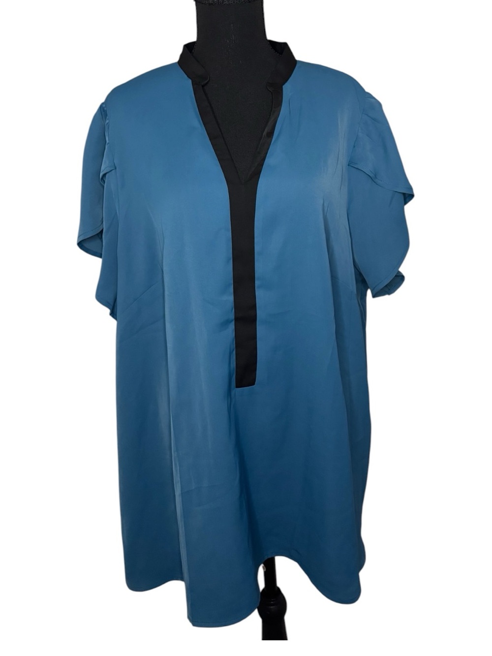 BloomChic Teal Short-Sleeve Tunic with Black Trim